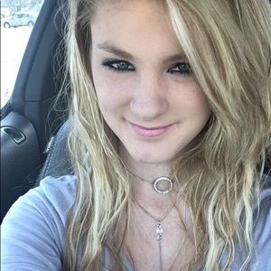 Meet your Posher, Alicia